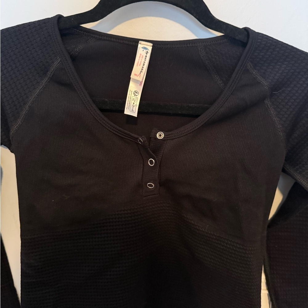 NWOT Free People Movement Bail Out Long Sleeve Layer SZ M/L - Picture 6 of 7